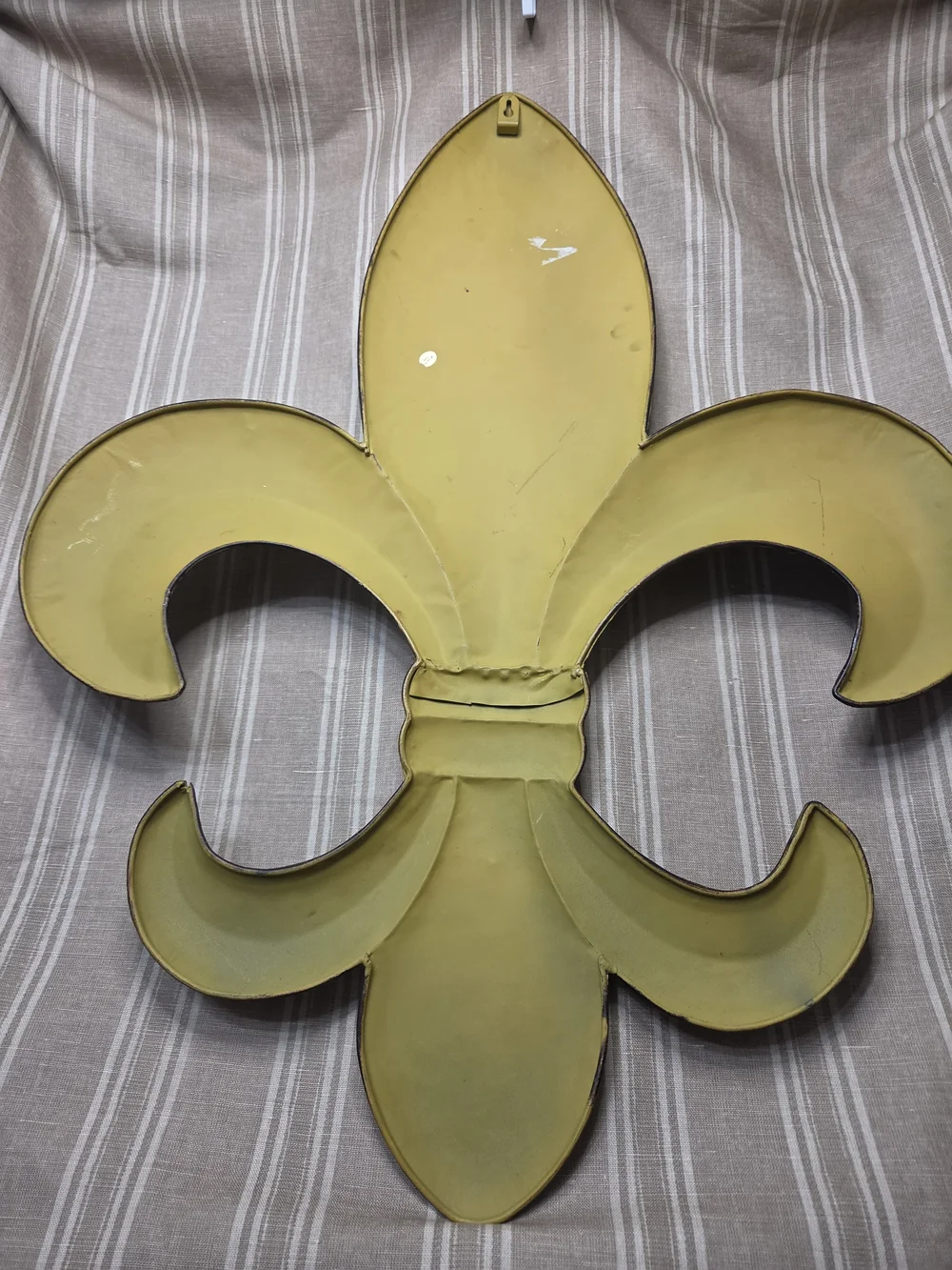 Decorative Brown Fleur-de-Lis Wall Accent 29